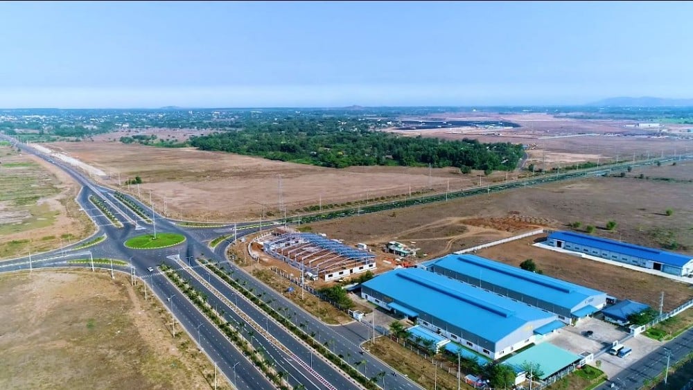 Bất chấp ảnh hưởng của đại dịch COVID-19, chi phí thuê đất khu công nghiệp và bán đất khu công nghiệp tại Việt Nam vẫn tiếp tục leo thang